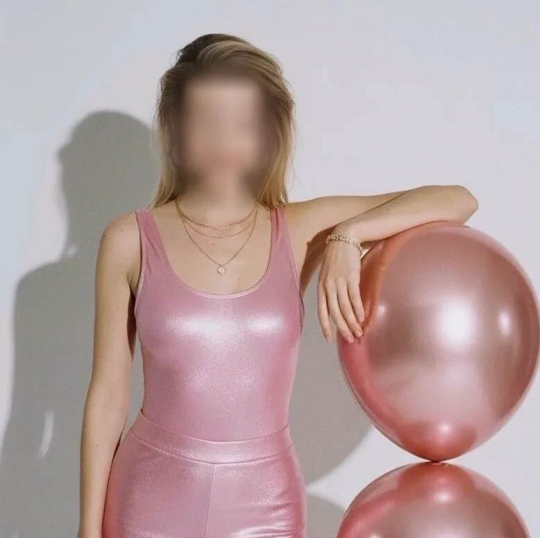 Andrea, 33