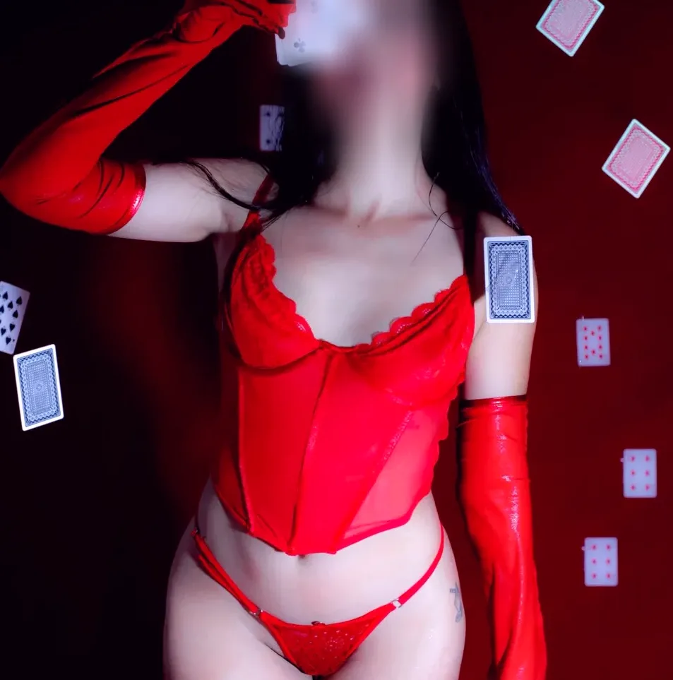 Elena, 23