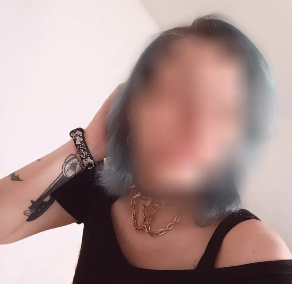 Josephine, 34
