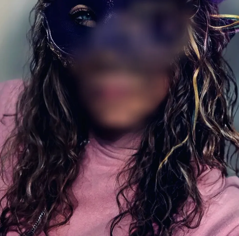 Yasmin, 31